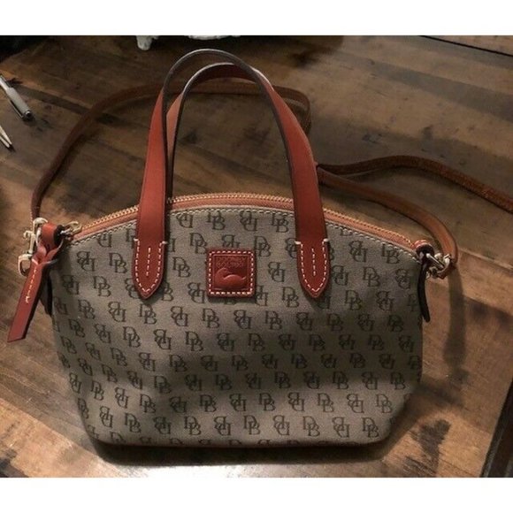 PREOWNED DOONEY & BOURKE VINTAGE GREEN DB CANVAS LEATHER TRIM CROSSBODY - Picture 1 of 10